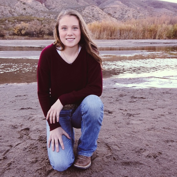 Meet your Posher, Hallie - Picture 1 of 1